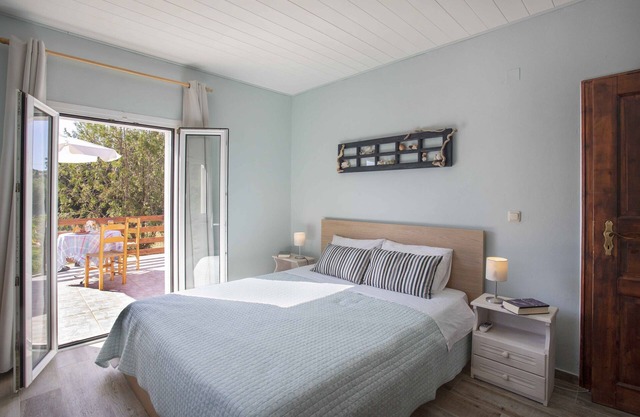 Joleni Cottage: peaceful, accessible nature retreat, only minutes from beaches