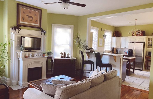 Kathy's Place -Horse park, Keeneland Racing, Bourbon Tours, UK Sports, Rupp Arena