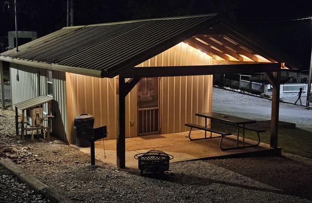 Kellers Kove Cabin and RV Resort