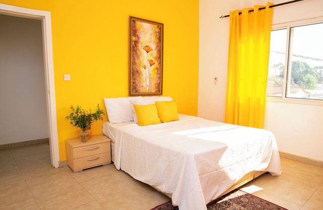 Kerr Ayo's One bedroom apartment, 5 Minutes away from Senegambia beach.