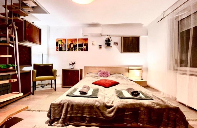 King House & Garden with AC and FREE PARKING POSSIBILITY