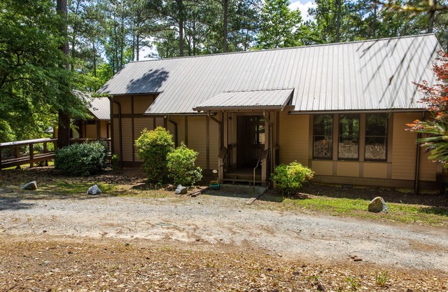 Kingfisher Cabin: Family gatherings, team builder, church retreats