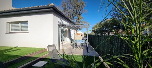 L'Eden des Aspres Villa T4 avec Jardin