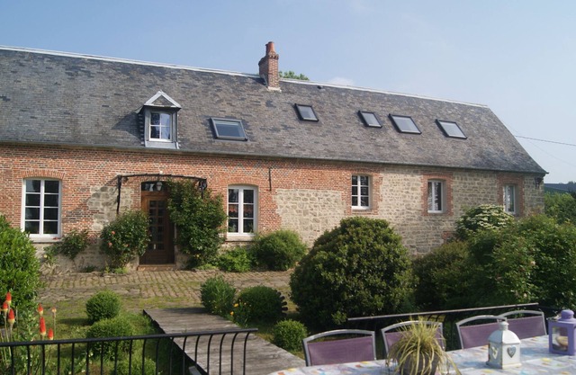 L ETOILE DE FORGES COTTAGE FOR 12/14 PEOPLE