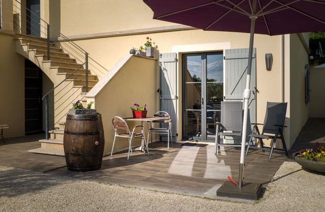 l'Olive: Luxury 2 p apartment (+ baby) with private terrace and large swimming pool