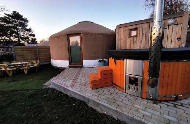 L'olivier is a magnificent yurt just a 10-minute walk from Pairi Daiza.