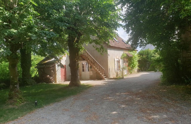 La Casa D'augy à Farges en Septaine Logement au 1er Étage