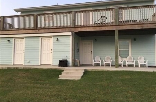 La Casa De Pescado Rojo. Two Bedroom, Two Bath. Private Boat Slip in Harbor.