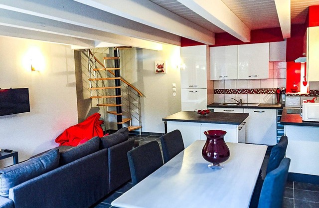 La Cigalière Gite Rouge Cerise Avec Piscine et Salle de Sport Proche St Cyprien
