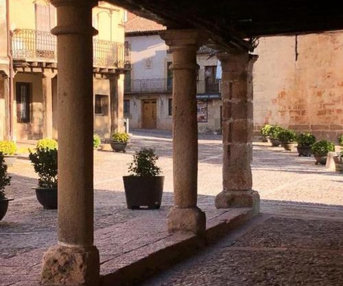 La consulta de Paloma, Plaza encanto historico