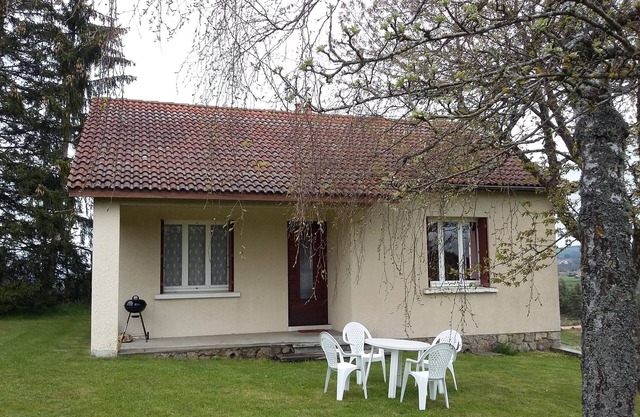 la gardille les pine independent house with land in lozere