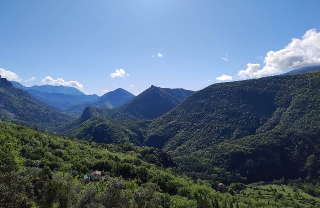 La Grange: duplex apartment overlooking the valley in a typical Pays Niçois village