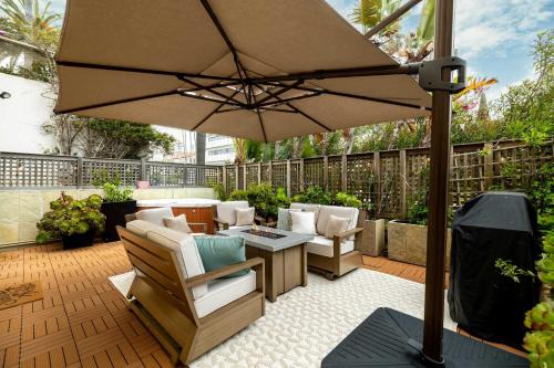 La Jolla Seaside Dream w Private Patio & Jacuzzi