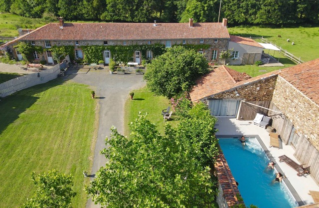 La Maison de Coutil, at the Gîtes de l'Etang des noues, swimming pool, countryside, horses