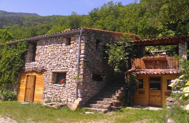 "La Miellerie "Gîte at the end of the world La Valbonnette