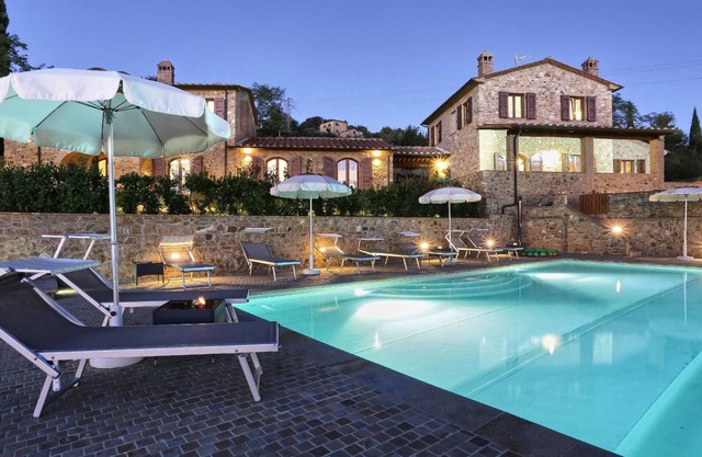 La Vecchia Fonte 15, Emma Villas