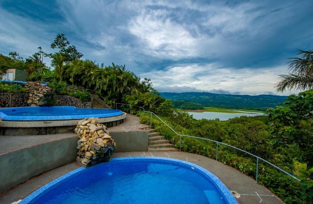 Lake Arenal Condos