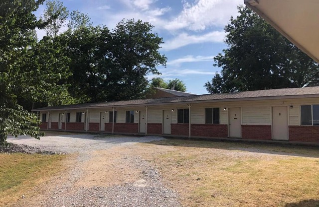 Lake Hudson Inn