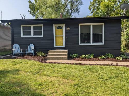 Lake it Easy at this beautiful 2 bedroom lake home