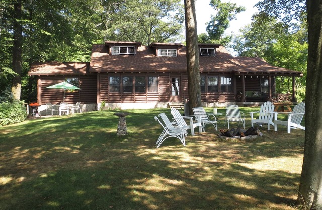 Lake Michigan 1945 Log Cabin Cottage Home North Muskegon Private Sandy Beach