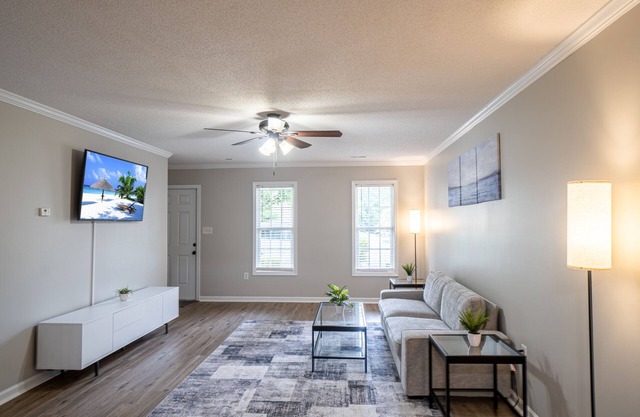 Lake Norman Townhome 2 Master BRs + Parking