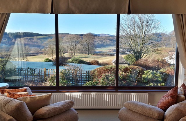LAKEFIELD HOUSE, pet friendly, with open fire in Hawkshead