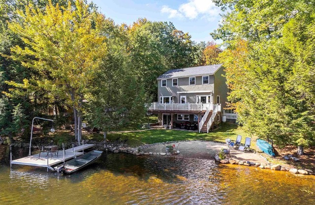 Lakefront Bliss, Private Dock & Cozy Year-Round Retreat!