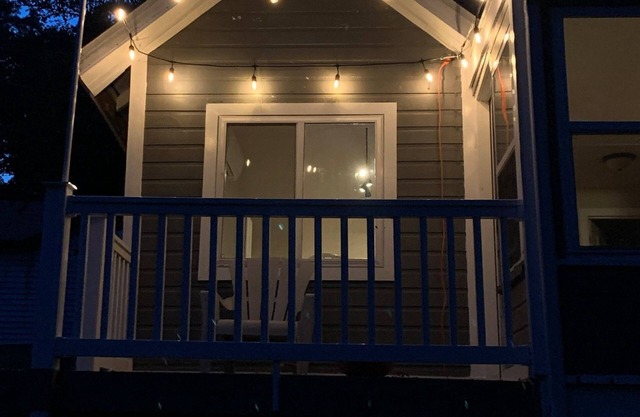 Lakefront Cabin: Many options for entertainment or relaxation
