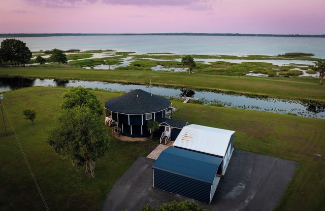 Lakefront Home in Lake Wales, FL – Private Dock, Fishing & Close to Attractions!