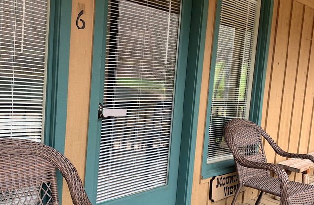 Lakefront Lodge with Loft Bedroom, Sleeper Sofa, One Bath
