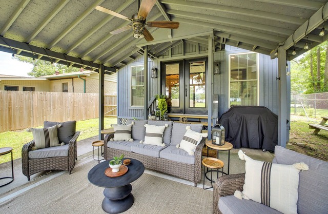 Lakefront Oasis w/Patio in Hot Springs, Arkansas!