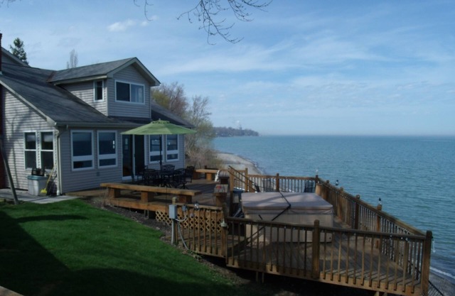 Lakefront Property, Family Friendly and Pets Allowed