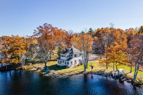 Lakefront Retreat in Orono Maine