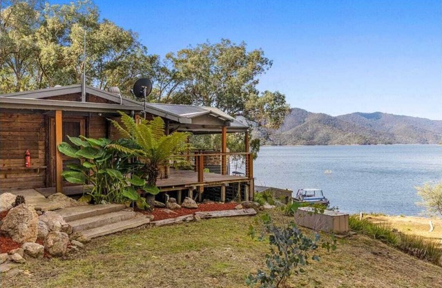 Lakeside Abode at Taylor Bay | Lake Eildon