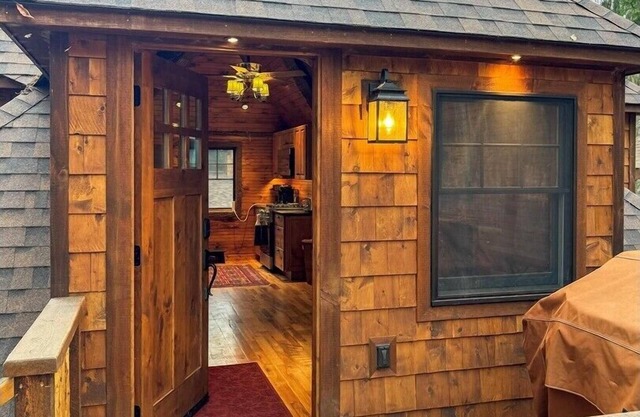 Lakeside Lodge - The Carriage House
