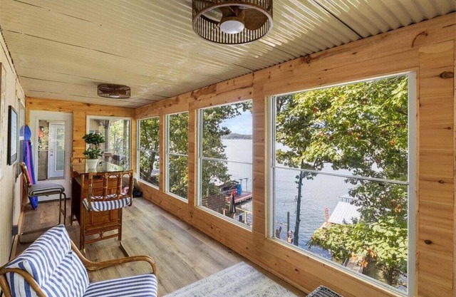 Lakeview Landing by StayLage