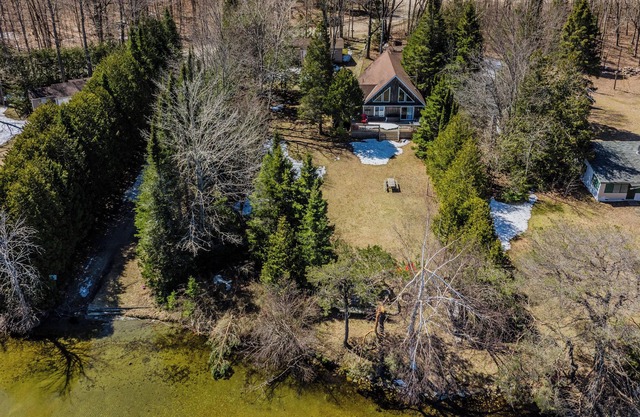 Lakeview Loft: A-Frame Escape Tobermory