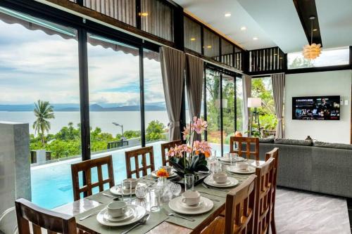 Lakeview Suite