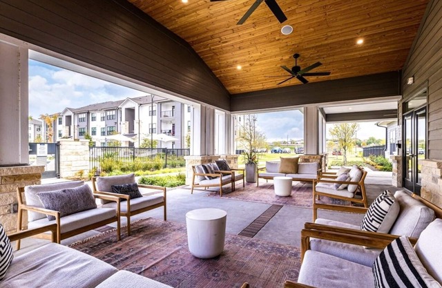 Landing Apartments Pflugerville