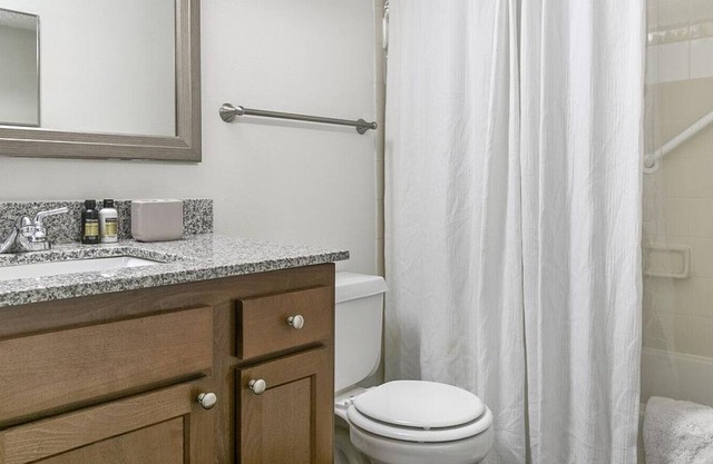 Landing at Altitude Blue Ash - 2 Bedrooms in Downtown Blue Ash