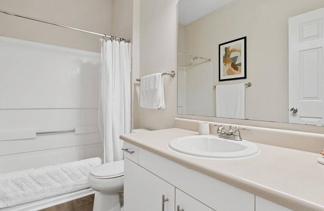 Landing at Brassfield Park Apartments - 2 Bedrooms in North Greensboro