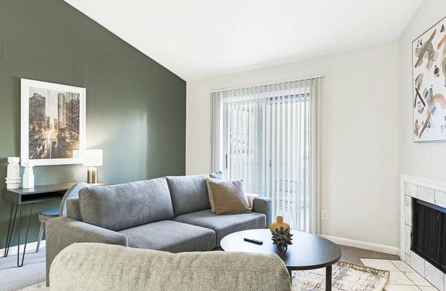 Landing at The Overlook at St. Thomas Apartments - 2 Bedrooms in Downtown Louisville