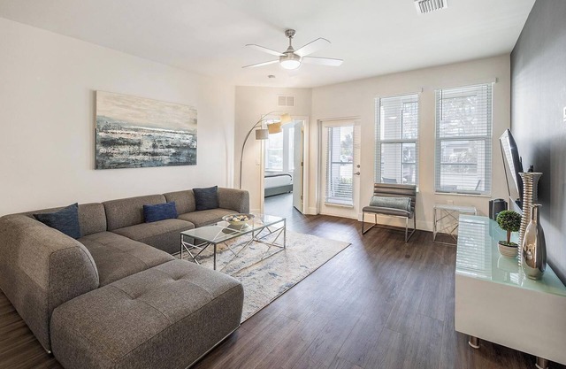 Landing at The Pointe on Westshore - 3 Bedrooms in Port Tampa City