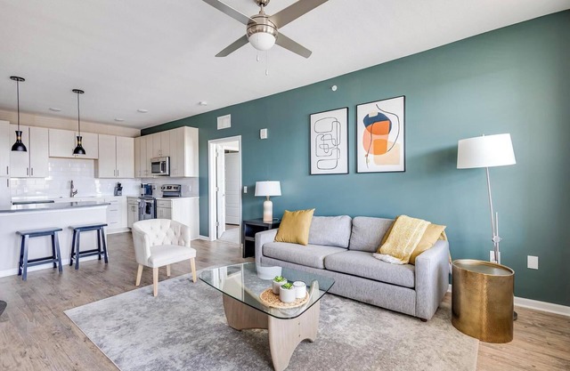 Landing | Beautiful 2BD, Gym, Pool