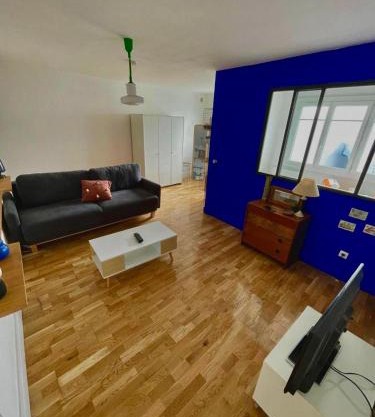 Large 2-Room Air-Conditioned with Terrace - Near Train Station