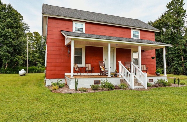 Large 3 bedroom home near wildlife refuge in eastern NC