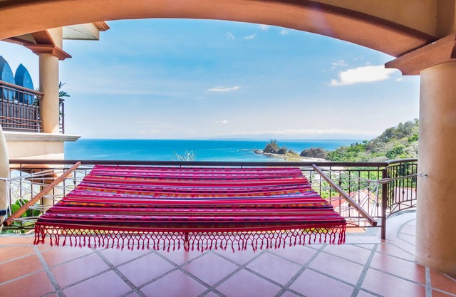 Large 3 BR Condo, Incredible Views, Families, 5 Min Walk to SPECTACULAR BEACH