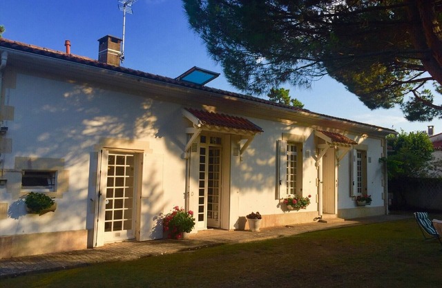 Large and beautiful family house 200m from the beach