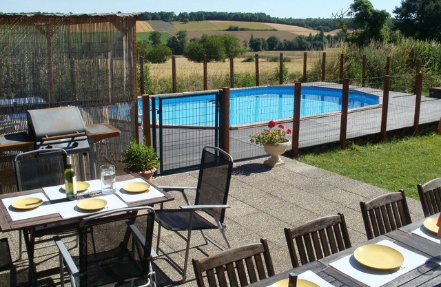 Large and spacious 6 bedroom 6 bathroom Farmhouse With Exclusive pool