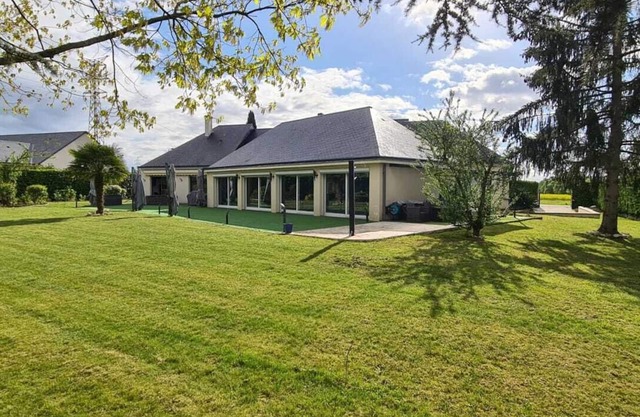 Large fully restored villa in Tours and 40 minutes from the BEAUVAL zoo